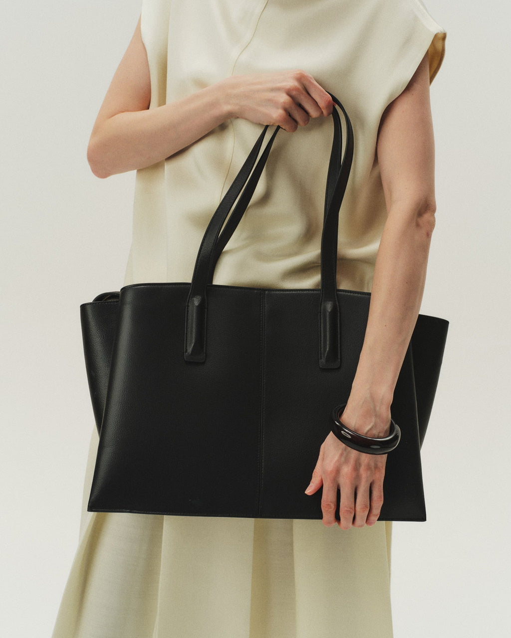 The Essential Tote - Chestnut