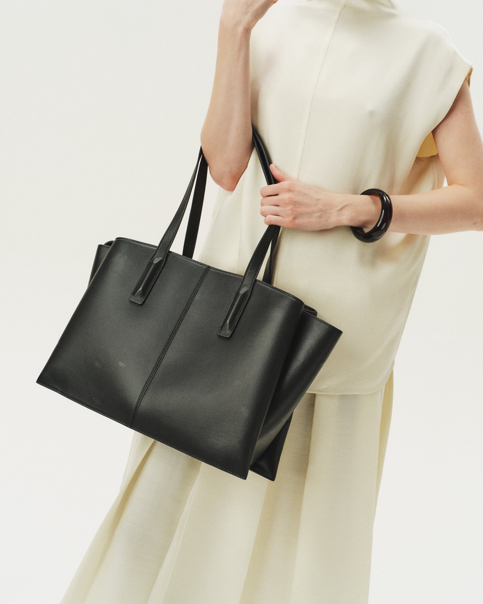 The Essential Tote - Latte